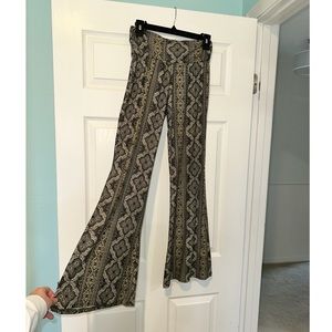 EARTHBOUND Co Print Flare Pants